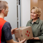 Нова пошта запустила у Румунії послугу адресного забору посилок