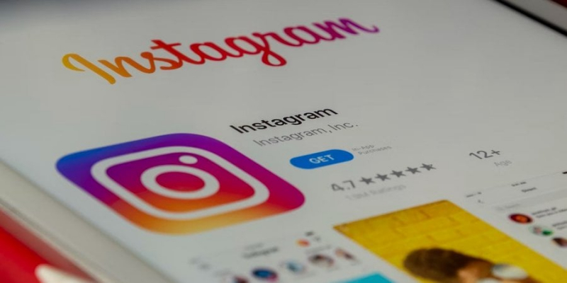 Нарешті. Instagram дозволив зберігати відео на телефон прямо через застосунок