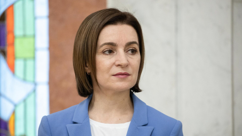 Оппозиция в Молдавии покинула заседание парламента перед выступлением Санду